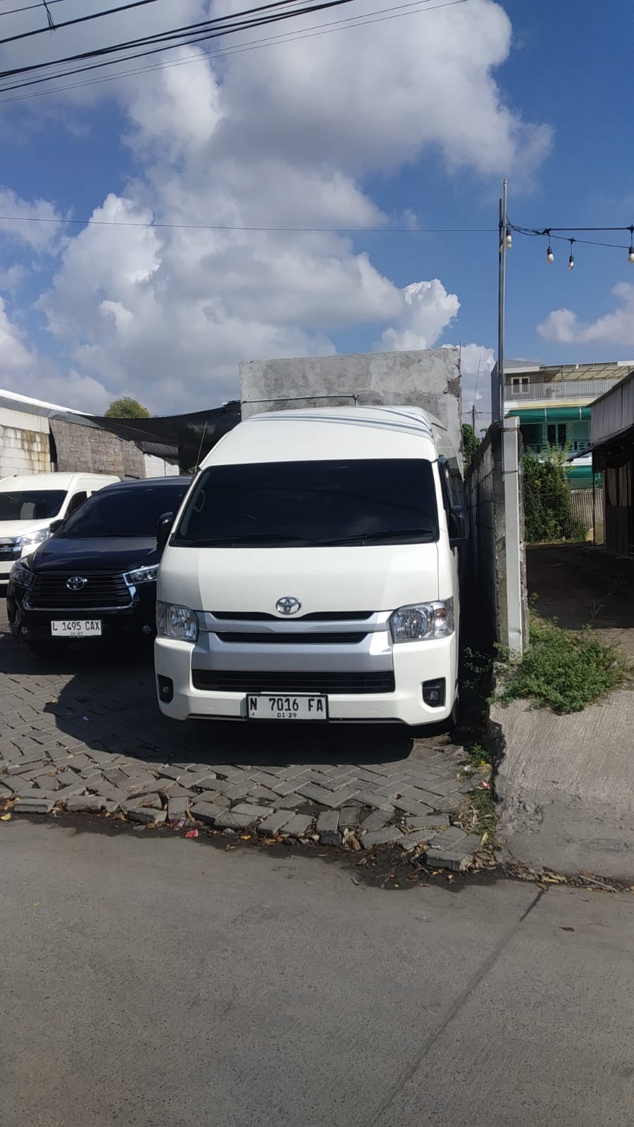 HIACE COMUTER